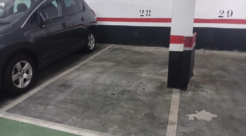 Parcela De Garaje En Alquiler En El Centro