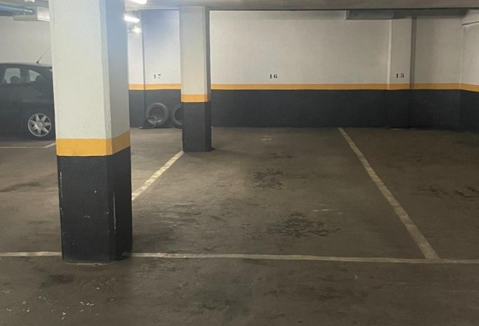 Parcela De Garaje En Artaza