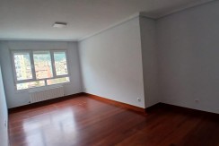 Pisazo Con Ascensor A Cota 0 De 3 Habitaciones, Garaje Y Trastero En Usansolo