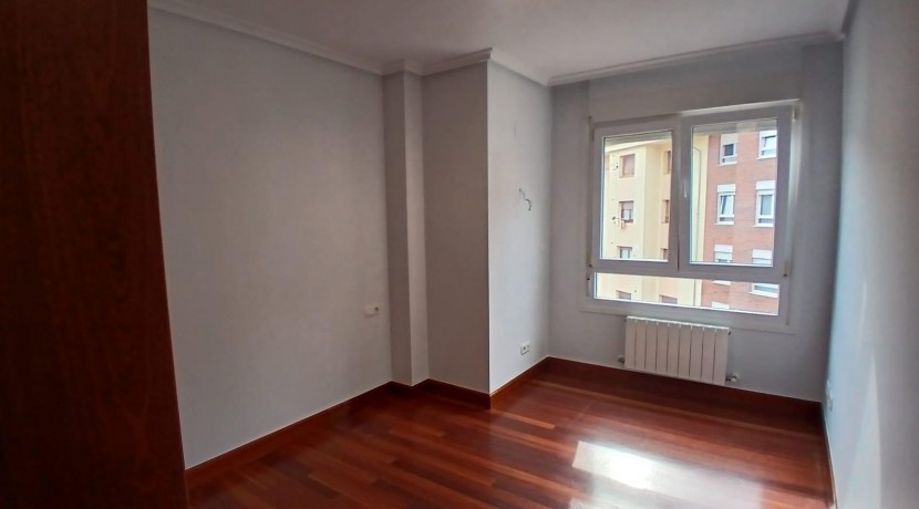 Pisazo Con Ascensor A Cota 0 De 3 Habitaciones, Garaje Y Trastero En Usansolo