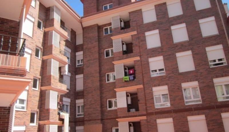 Pisazo Con Ascensor A Cota 0 De 3 Habitaciones, Garaje Y Trastero En Usansolo