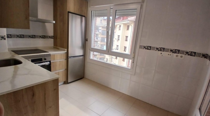 Pisazo Con Ascensor A Cota 0 De 3 Habitaciones, Garaje Y Trastero En Usansolo