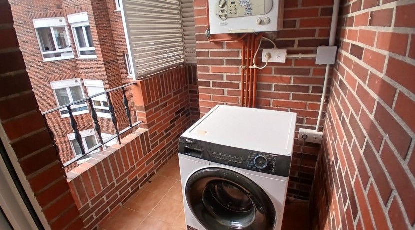 Pisazo Con Ascensor A Cota 0 De 3 Habitaciones, Garaje Y Trastero En Usansolo