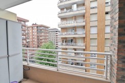 Pisazo Con Ascensor Cota 0 De 3 Habitaciones Y 2 Balcones En El Centro