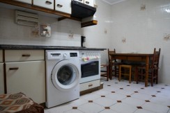 Piso Amplio De 3 Dorm. Con Ascensor Cota Cero y Balcón Con Fachada Ventilada En Zona Burros
