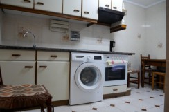 Piso Amplio De 3 Dorm. Con Ascensor Cota Cero y Balcón Con Fachada Ventilada En Zona Burros