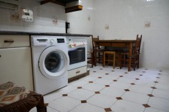 Piso Amplio De 3 Dorm. Con Ascensor Cota Cero y Balcón Con Fachada Ventilada En Zona Burros