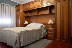 Piso Amplio De 3 Dorm. Con Ascensor Cota Cero y Balcón Con Fachada Ventilada En Zona Burros