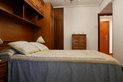 Piso Amplio De 3 Dorm. Con Ascensor Cota Cero y Balcón Con Fachada Ventilada En Zona Burros