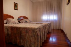 Piso Amplio De 3 Dorm. Con Ascensor Cota Cero y Balcón Con Fachada Ventilada En Zona Burros