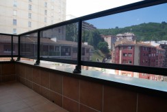 Piso Amplio De 3 Dorm. Con Ascensor Cota Cero y Balcón Con Fachada Ventilada En Zona Burros