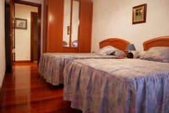 Piso Amplio De 3 Dorm. Con Ascensor Cota Cero y Balcón Con Fachada Ventilada En Zona Burros
