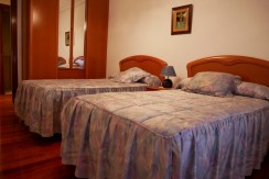 Piso Amplio De 3 Dorm. Con Ascensor Cota Cero y Balcón Con Fachada Ventilada En Zona Burros