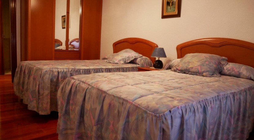 Piso Amplio De 3 Dorm. Con Ascensor Cota Cero y Balcón Con Fachada Ventilada En Zona Burros