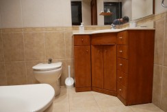 Piso Amplio De 3 Dorm. Con Ascensor Cota Cero y Balcón Con Fachada Ventilada En Zona Burros