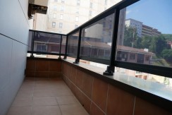 Piso Amplio De 3 Dorm. Con Ascensor Cota Cero y Balcón Con Fachada Ventilada En Zona Burros
