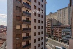 Piso Amplio y Luminoso De 3 Dormitorios con Ascensor Cota 0, Trastero Incluido y Parcela de Garaje Opcional En Zona Burros