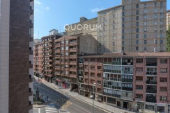 Piso Amplio y Luminoso De 3 Dormitorios con Ascensor Cota 0, Trastero Incluido y Parcela de Garaje Opcional En Zona Burros