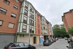 Piso Con Ascensor A Cota 0 De 3 Habitaciones, Balcón Y Camarote