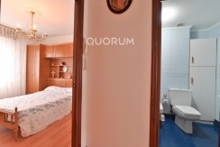 Piso Con Ascensor De 3 Habitaciones Y Balcón En El Centro De Usansolo