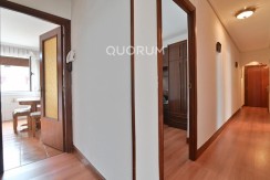 Piso Con Ascensor De 3 Habitaciones Y Balcón En El Centro De Usansolo