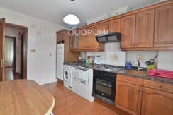 Piso Con Ascensor De 3 Habitaciones Y Balcón En El Centro De Usansolo