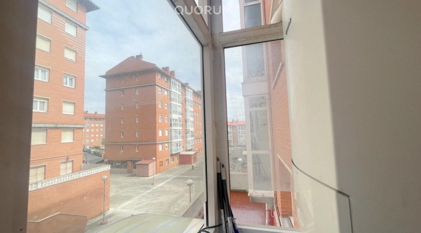 Piso de 3 Habitaciones Y 2 Baños Con Garaje Y Trastero En Otxarkoaga