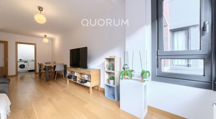 Precioso Piso Seminuevo De 1 Dormitorio Con Ascensor Cota Cero y Garaje y Trastero Incluido En Zona Miribilla