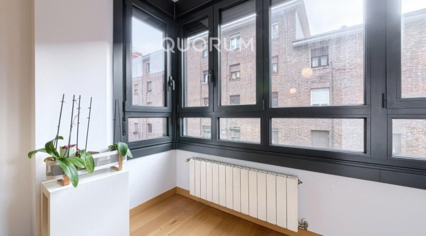 Precioso Piso Seminuevo De 1 Dormitorio Con Ascensor Cota Cero y Garaje y Trastero Incluido En Zona Miribilla