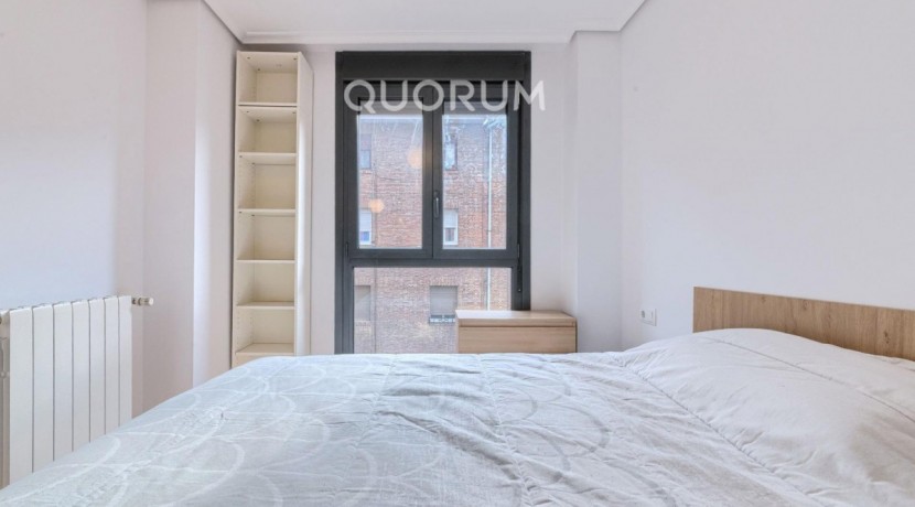 Precioso Piso Seminuevo De 1 Dormitorio Con Ascensor Cota Cero y Garaje y Trastero Incluido En Zona Miribilla