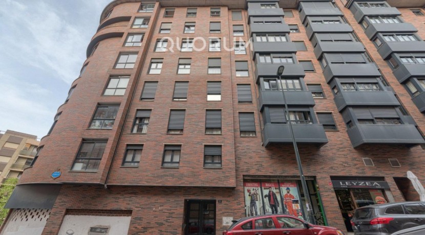 Precioso Piso Seminuevo De 1 Dormitorio Con Ascensor Cota Cero y Garaje y Trastero Incluido En Zona Miribilla