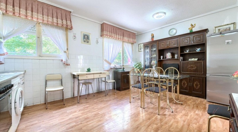 QUORUM VENDE EN EXCLUSIVA: Piso de 3 habitaciones en San Fuentes.