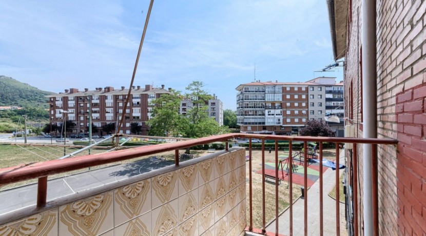QUORUM VENDE EN EXCLUSIVA: Piso de 3 habitaciones en San Fuentes.