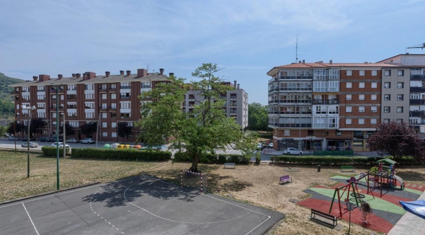QUORUM VENDE EN EXCLUSIVA: Piso de 3 habitaciones en San Fuentes.