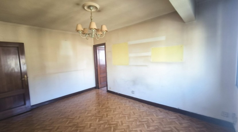 Se Vende Piso De 2 Habitaciones Y Un Baño Muy Centrico En Portugalete Con Provision De Ascensor