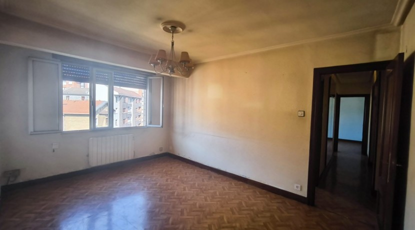 Se Vende Piso De 2 Habitaciones Y Un Baño Muy Centrico En Portugalete Con Provision De Ascensor