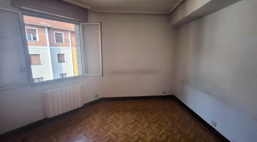 Se Vende Piso De 2 Habitaciones Y Un Baño Muy Centrico En Portugalete Con Provision De Ascensor
