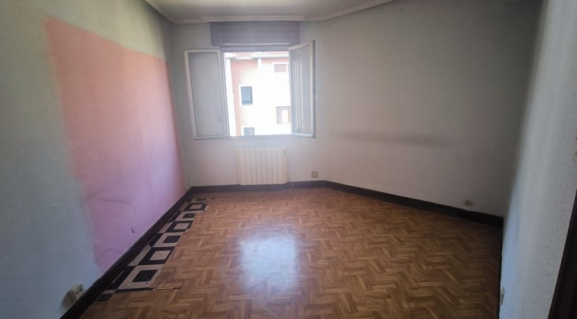 Se Vende Piso De 2 Habitaciones Y Un Baño Muy Centrico En Portugalete Con Provision De Ascensor