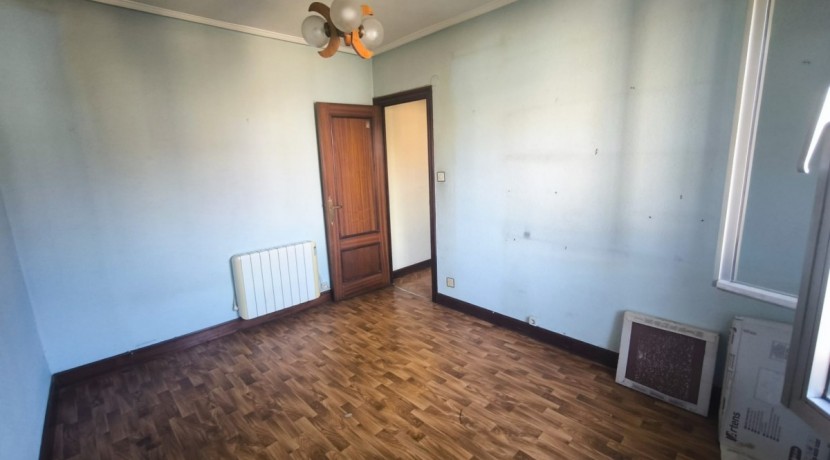 Se Vende Piso De 2 Habitaciones Y Un Baño Muy Centrico En Portugalete Con Provision De Ascensor