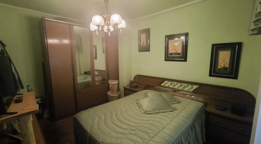 Se Vende Piso En Peñota De 3 Habitaciones Y 2 Baños Con Parcela De Garaje