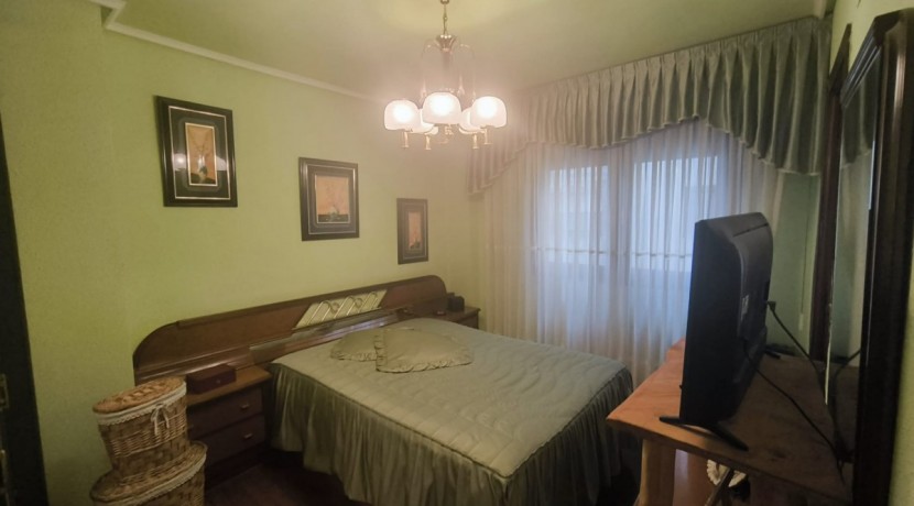 Se Vende Piso En Peñota De 3 Habitaciones Y 2 Baños Con Parcela De Garaje