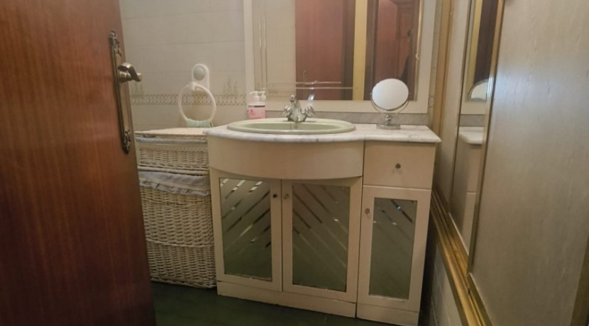 Se Vende Piso En Peñota De 3 Habitaciones Y 2 Baños Con Parcela De Garaje