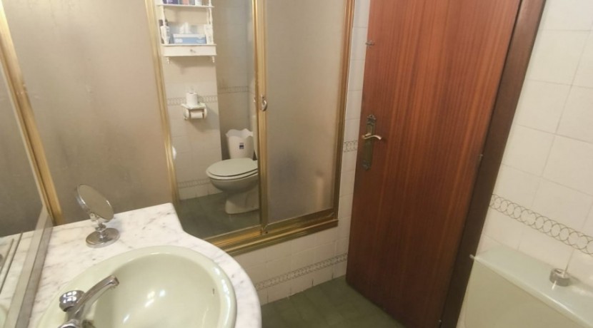 Se Vende Piso En Peñota De 3 Habitaciones Y 2 Baños Con Parcela De Garaje