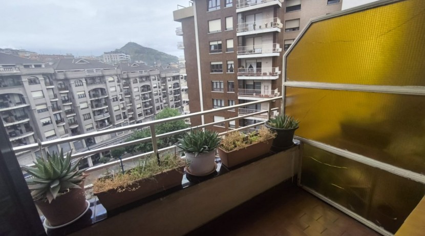 Se Vende Piso En Peñota De 3 Habitaciones Y 2 Baños Con Parcela De Garaje