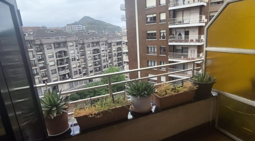 Se Vende Piso En Peñota De 3 Habitaciones Y 2 Baños Con Parcela De Garaje