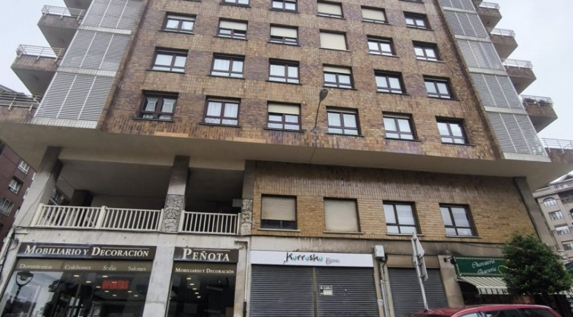 Se Vende Piso En Peñota De 3 Habitaciones Y 2 Baños Con Parcela De Garaje