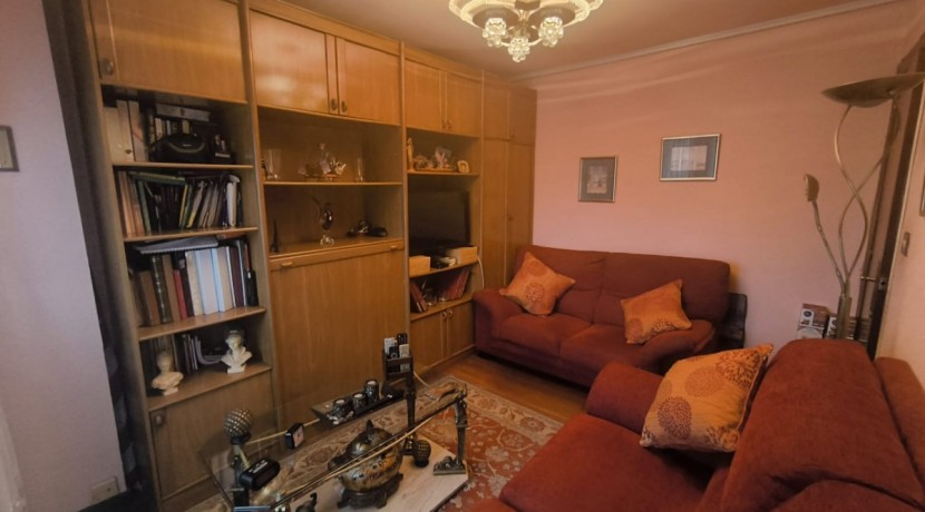 Se Vende Piso En Peñota De 3 Habitaciones Y 2 Baños Con Parcela De Garaje