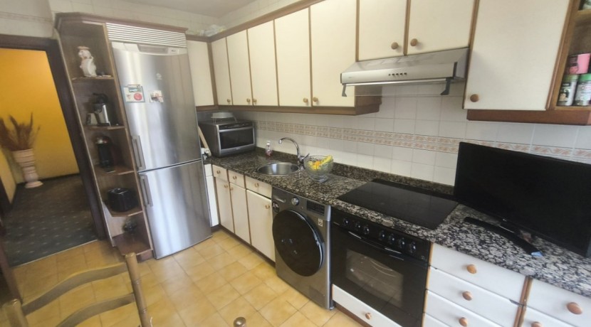 Se Vende Piso En Peñota De 3 Habitaciones Y 2 Baños Con Parcela De Garaje