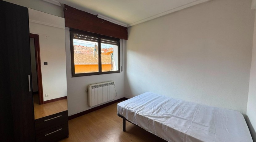 TRES HABITACIONES CON TERRAZA EN EL CENTRO DE BARAKALDO