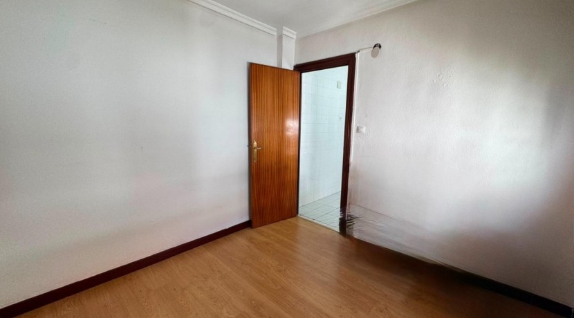 TRES HABITACIONES CON TERRAZA EN EL CENTRO DE BARAKALDO